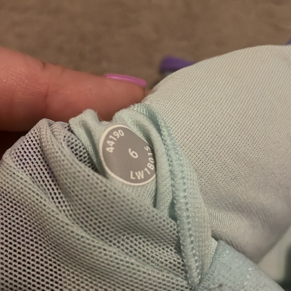 Lululemon work out top - Picture 5 of 5